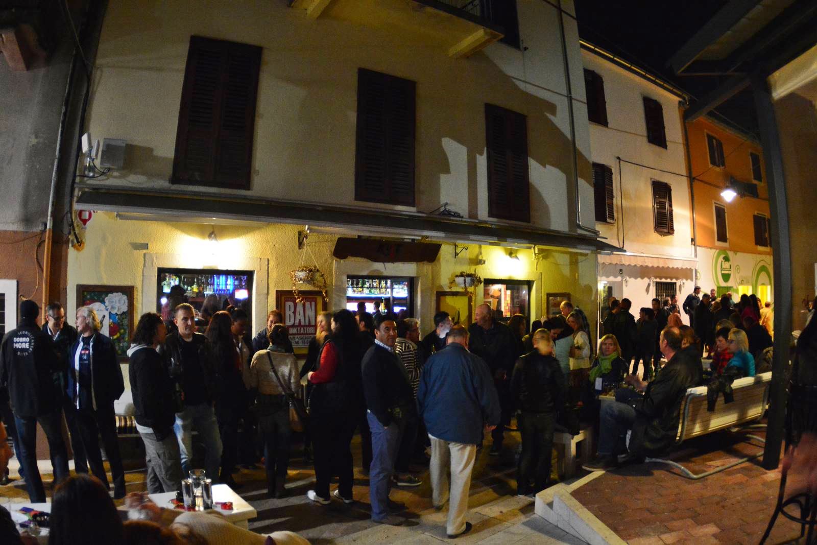 FIMBA After party na Narodnom trgu uz bend Songbusters FIMBA After party na Narodnom trgu uz bend Songbusters