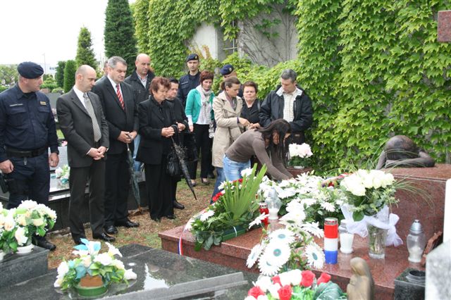 Udruga specijalaca domovinskog rata “Poskoci” Zadar obilježila je 20. obljetnicu pogiblje Svete Denona, pripadnika Specijalne jedinice “Poskoci” Zadar.