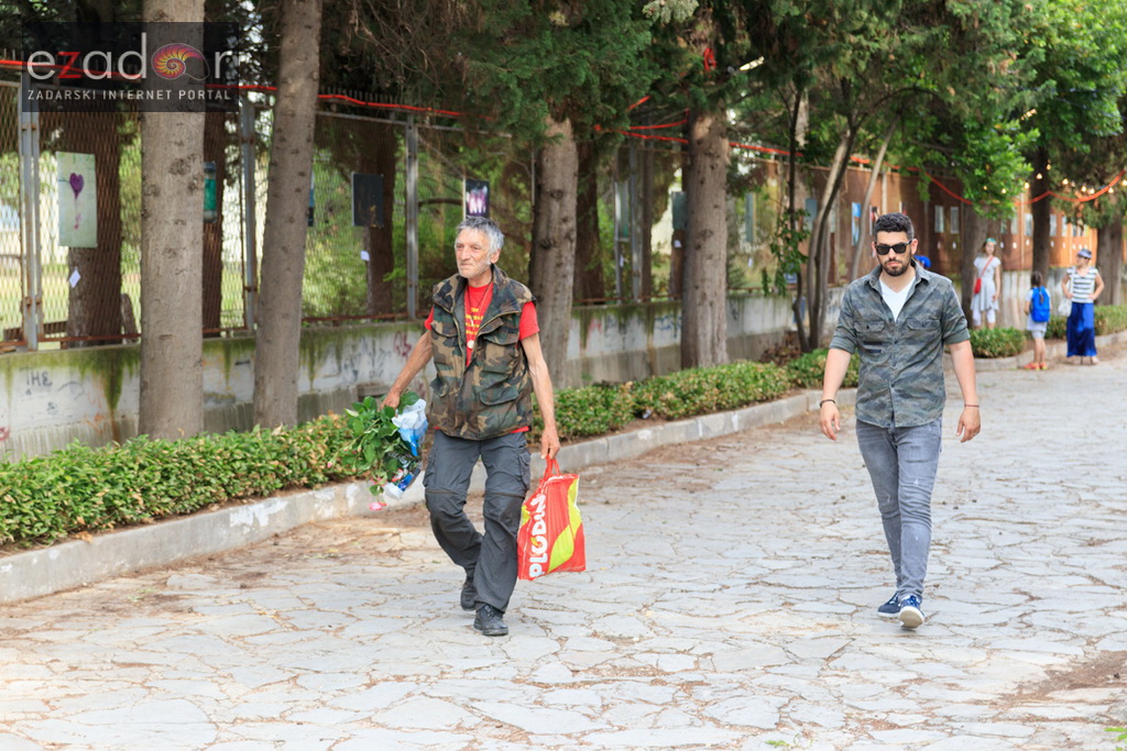 Simboličnim rušenjem zida započeo je urbani festival KvartArt na Voštarnici