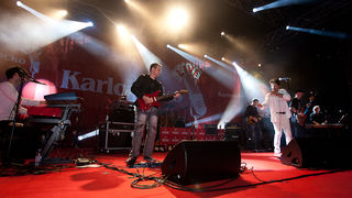 Karlovacko live: Halid Beslic i Crvena jabuka u dvorani Kresimir Cosic u Zadru, Foto: Leo Banic Karlovacko live: Halid Beslic i Crvena jabuka u dvorani Kresimir Cosic u Zadru, Foto: Leo Banic