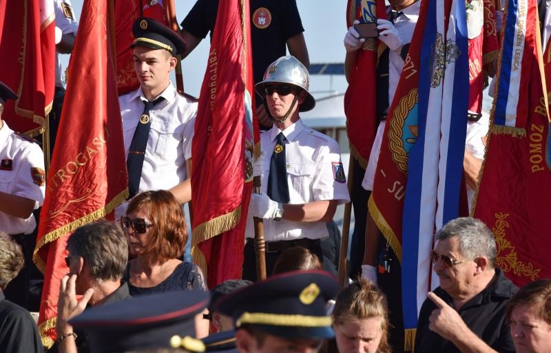 Vodice: Mimohodom vatrogasaca započelo obilježavanje 9. obljetnice kornatske tragedije. Photo: Hrvoje Jelavić/PIXSELL Vodice: Mimohodom vatrogasaca započelo obilježavanje 9. obljetnice kornatske tragedije. Photo: Hrvoje Jelavić/PIXSELL