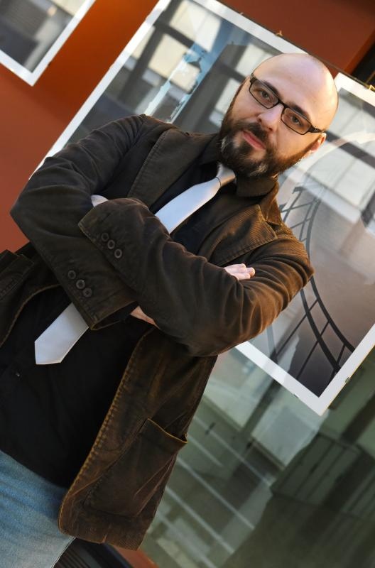 Na Filozofskom fakultetu Sveucilista u Zagrebu otvorena je izlozba i odrzano predavanje Legende svjetla. Predavanje i izlozba organizirani su uz visoko pokroviteljstvo Ureda Tonina Picule, zastupnika u Europskom parlamentu i potpredsjednika Medjuskupine z