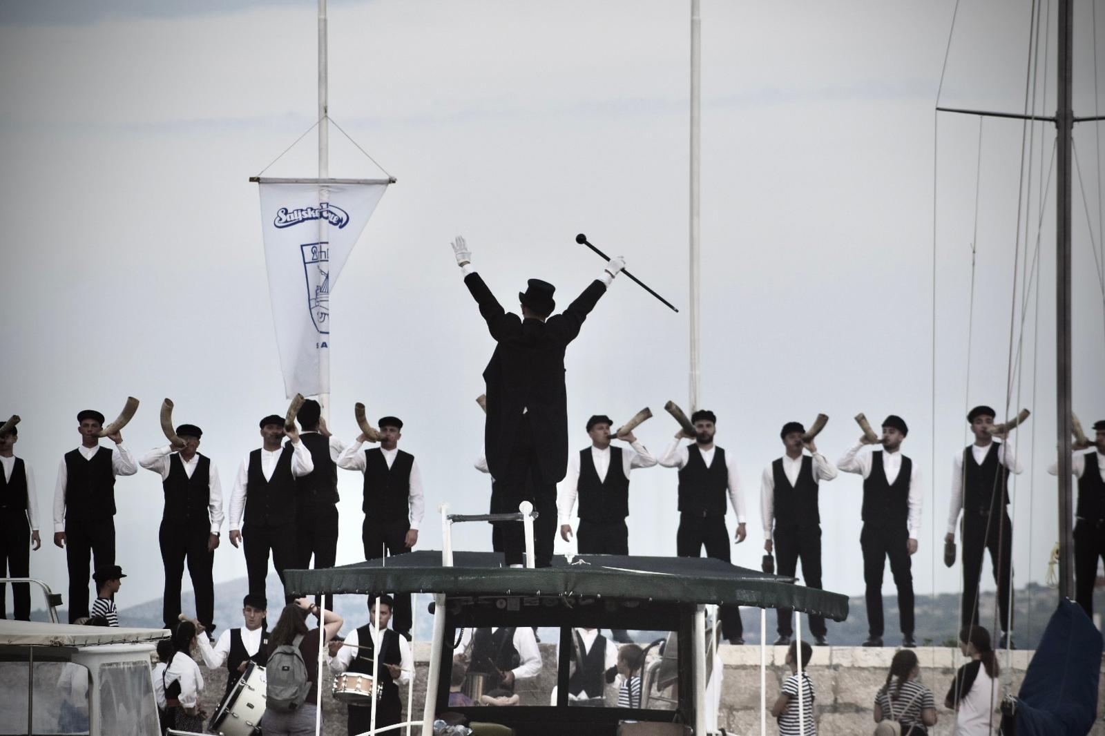 Tovareća Mužika Sali Tovareća Mužika Sali