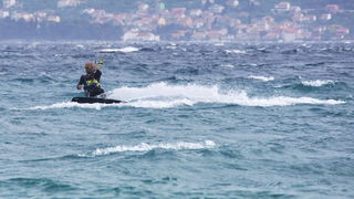 Na krilima juga: surferi i kiteri uživaju na Vitrenjaku