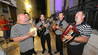 “Feštica srijedom” 27. lipnja 2012. (foto:Saša Čuka) “Feštica srijedom” 27. lipnja 2012. (foto:Saša Čuka)