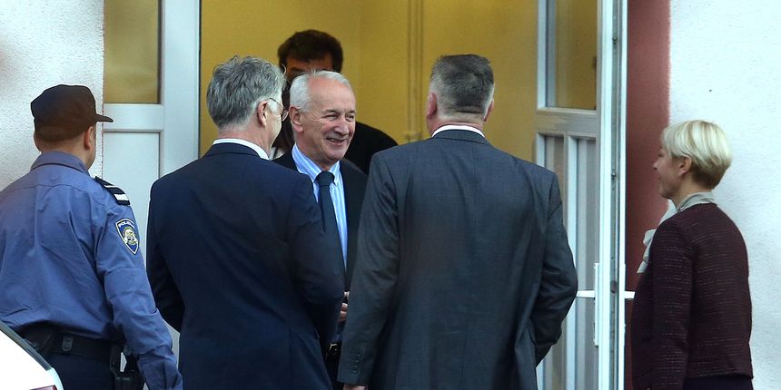 Piruška Canjuga, Damir Kuštrak i Mislav Galić stigli na ispitivanje u Županijsko državno odvjetništvo Piruška Canjuga, Damir Kuštrak i Mislav Galić stigli na ispitivanje u Županijsko državno odvjetništvo