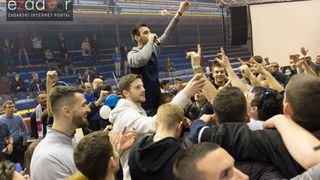 Humanitarno gledanje utakmice Zadar-Cibona (85-84) u Jazinama Humanitarno gledanje utakmice Zadar-Cibona (85-84) u Jazinama