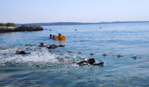 Triatlon Klub Zadar u Kalima započeo s ljetnom obukom naziva Kali pliva!