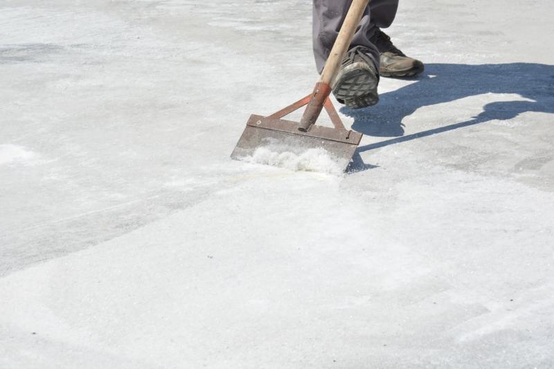 Nin – Povijesni gradic Nin pokraj Zadra za svoju prepoznatljivost ima nadaleko poznatu i najstariju hrvatsku solanu. Pod geslom “Prica o soli…” i dan danas se sol proizvodi na tradicionalan nacin. Photo: Damir Spehar/PIXSELL Nin – Povijesni gradic Nin pokraj Zadra za svoju prepoznatljivost ima nadaleko poznatu i najstariju hrvatsku solanu. Pod geslom “Prica o soli…” i dan danas se sol proizvodi na tradicionalan nacin. Photo: Damir Spehar/PIXSELL