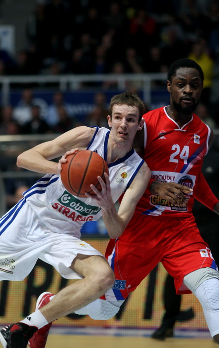 Zadar, 090313.
Dvorana Kresimira Cosica.
Utakmica 24.kola ABA lige, KK Zadar – KK Radnicki.
Na fotografiji: igrac Zadra (bijeli) Ante Delas.
Foto: Jure Miskovic / CROPIX Zadar, 090313.
Dvorana Kresimira Cosica.
Utakmica 24.kola ABA lige, KK Zadar – KK Radnicki.
Na fotografiji: igrac Zadra (bijeli) Ante Delas.
Foto: Jure Miskovic / CROPIX