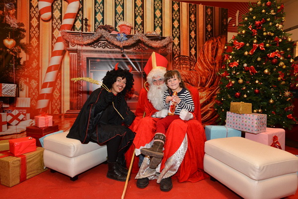 Sveti Nikola u Supernova centru 6. prosinca 2016.  Foto: Iva Perinčić