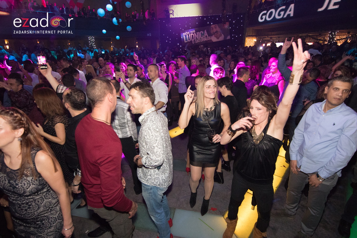 Ludnica u Saturnusu: Najbolji doček u svemiru i šire Ludnica u Saturnusu: Najbolji doček u svemiru i šire