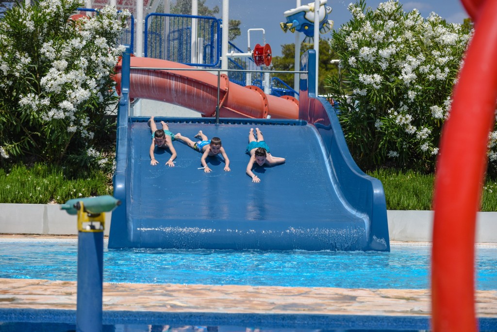 Obitelj Mandić uživa u ljetnim radostima u Zatonu Obitelj Mandić uživa u ljetnim radostima u Zatonu