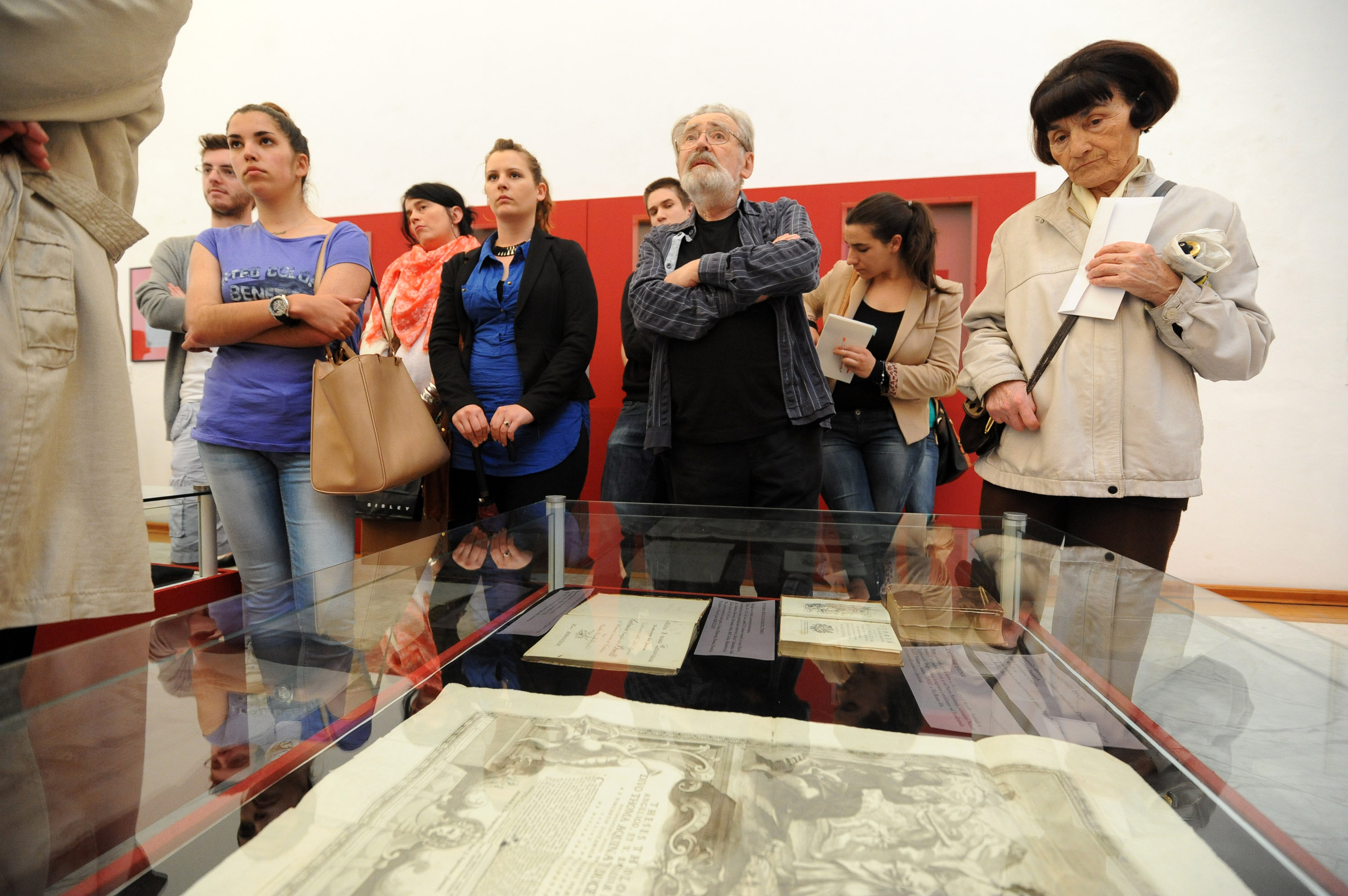 Zadar, 020513. U Gradskoj lozi se veceras otvorila izlozba “Boreli – otkup obiteljske ostavstine”. Na izlozbi se prezentirao dio predmeta iz obiteljske ostavstine koju na otkup Narodnom muzeju Zadar nudi gospodin Goran Borelli, izravni nasljednik obitelj Zadar, 020513. U Gradskoj lozi se veceras otvorila izlozba “Boreli – otkup obiteljske ostavstine”. Na izlozbi se prezentirao dio predmeta iz obiteljske ostavstine koju na otkup Narodnom muzeju Zadar nudi gospodin Goran Borelli, izravni nasljednik obitelj