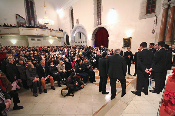 Božićni klapski koncert u crkvi Sv. Frane (foto:Saša Čuka)