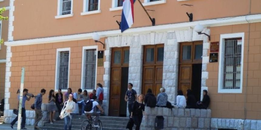 Gimnazija Vladimira Nazora, škola Gimnazija Vladimira Nazora, škola