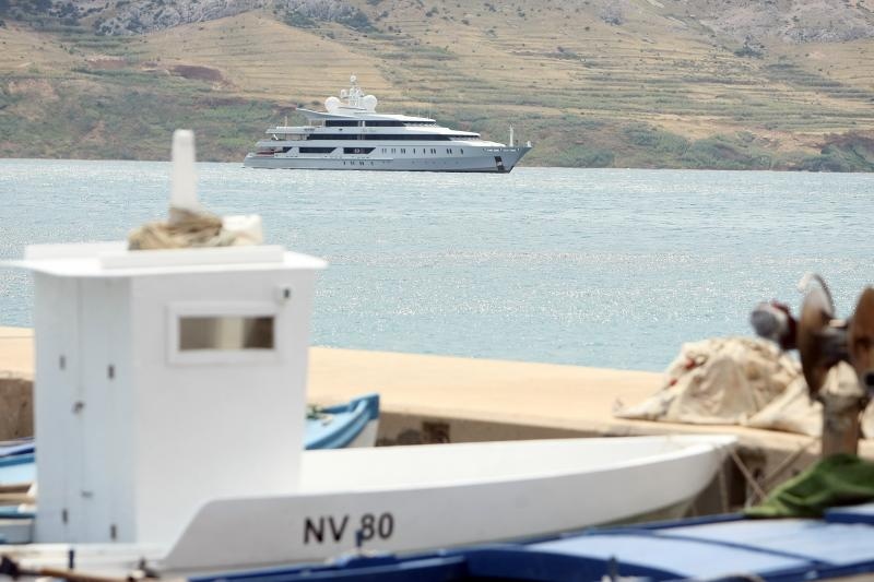 Metajna: Megajahta Indian Empress indijskog biznismena i političara Vijaya Mallye u Paškom zaljevu kod Metajne, Foto: Luka Stanzl/PIXSELL Metajna: Megajahta Indian Empress indijskog biznismena i političara Vijaya Mallye u Paškom zaljevu kod Metajne, Foto: Luka Stanzl/PIXSELL