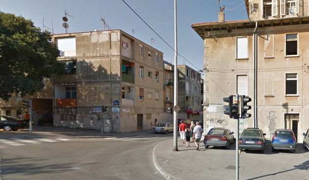 Križanje J.J. Strossmayera, Oko Vrulje i Ivana Mažuranića