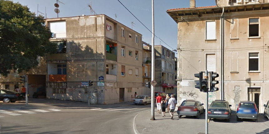 Križanje J.J. Strossmayera, Oko Vrulje i Ivana Mažuranića