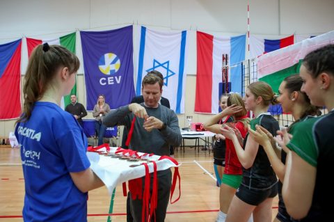 Župan Bilaver na završnici kvalifikacijskog odbojkaškog turnira u Zadru: Hrvatska U-18 reprezentacija nakon drame do srebra