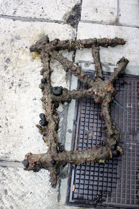 Ronioci kluba Sv. Roko izronili dio starog srušenog mosta u Jazinama, Foto: Mladen Malik