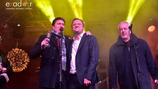 Tisuće Zadrana uživalo na krcatom Narodnom trgu i Tgu Petra Zoranića uz Tomislava Bralića i klapu Intrade Tisuće Zadrana uživalo na krcatom Narodnom trgu i Tgu Petra Zoranića uz Tomislava Bralića i klapu Intrade