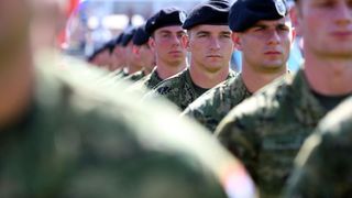 Svečano postrojavanje na stadionu u Kranjčevićevoj u povodu Dana Oružanih snaga Republike Hrvatske. Foto. PIXSELL Svečano postrojavanje na stadionu u Kranjčevićevoj u povodu Dana Oružanih snaga Republike Hrvatske. Foto. PIXSELL