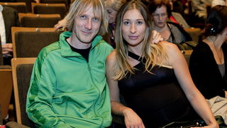 Zagreb, 230912.
Veceras je u KD Vatroslav Lisinski premijerno izvedena predstava Montazstroja 55+ u kojoj volonterski glumi 55 anonimaca starijih od 55 godina.
Na fotografiji: Damir Hoyka sa trudnom suprugom.
Foto: Neja Markicevic / CROPIX Zagreb, 230912.
Veceras je u KD Vatroslav Lisinski premijerno izvedena predstava Montazstroja 55+ u kojoj volonterski glumi 55 anonimaca starijih od 55 godina.
Na fotografiji: Damir Hoyka sa trudnom suprugom.
Foto: Neja Markicevic / CROPIX