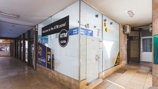 Zatvorene butige i poluprazan zadarski Poluotok Zatvorene butige i poluprazan zadarski Poluotok