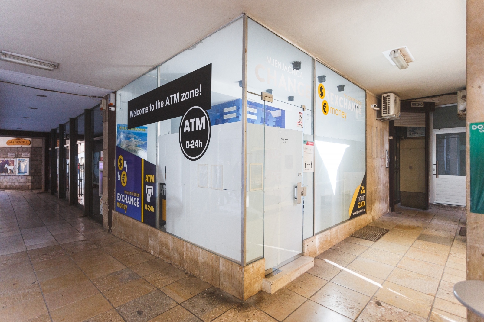 Zatvorene butige i poluprazan zadarski Poluotok Zatvorene butige i poluprazan zadarski Poluotok