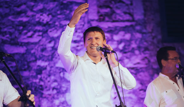 Tomislav Bralić i Klapa Intrade razgalili srca bibinjske publike