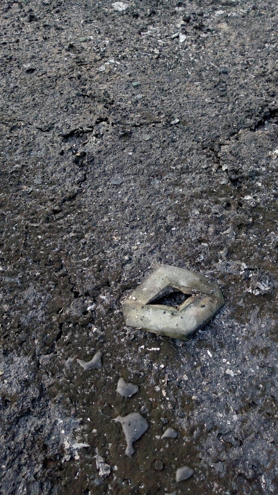 Kod Gračaca u vožnji se zapalio Renault i u potpunosti izgorio Kod Gračaca u vožnji se zapalio Renault i u potpunosti izgorio