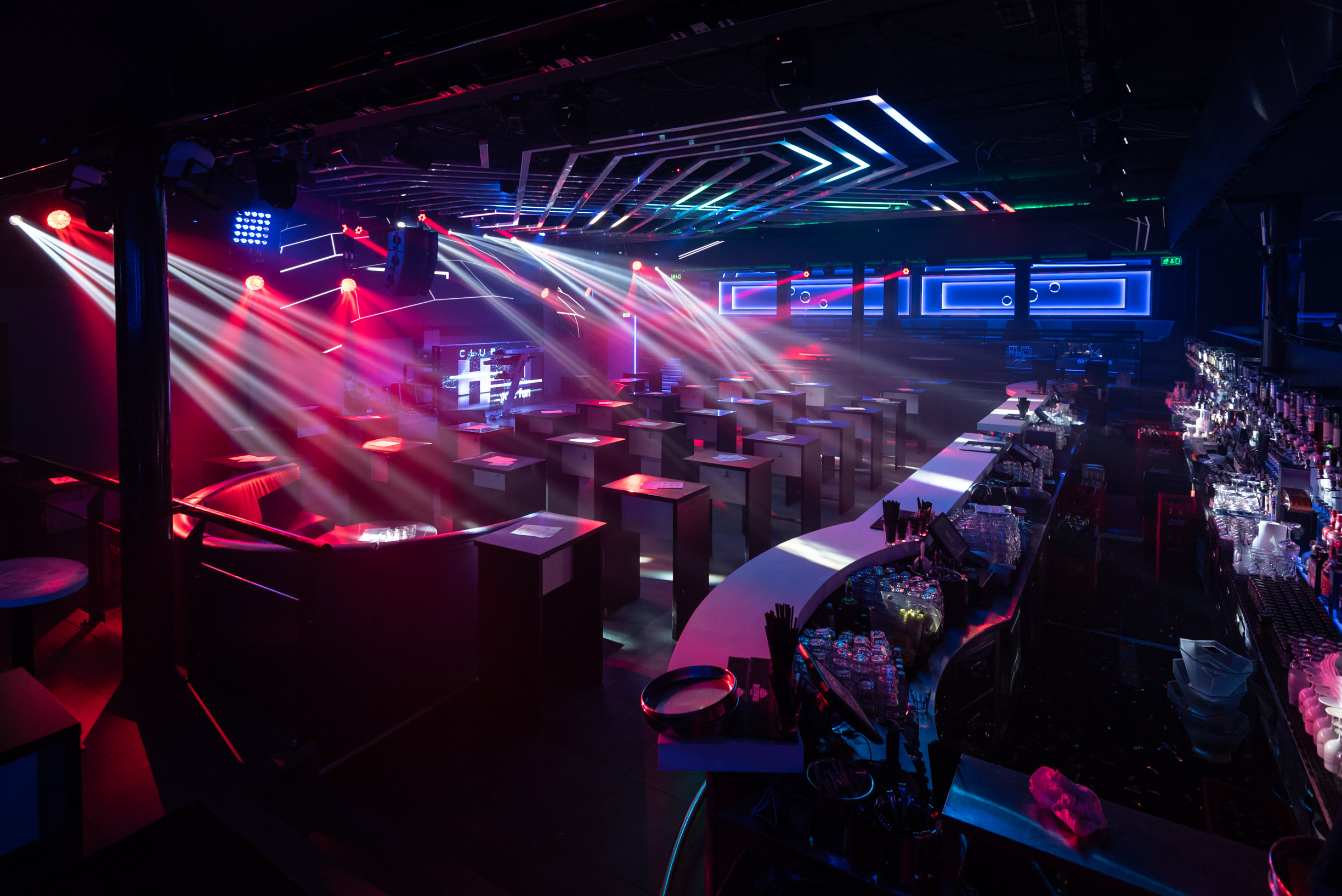 Obnovljeni klub H2O otvorio svoja vrata Obnovljeni klub H2O otvorio svoja vrata