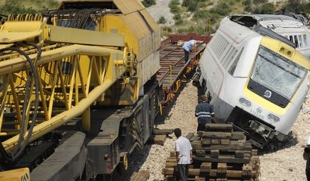 Uklanjanje nagibnog vlaka (foto: Cropix/Nikola Vilić)