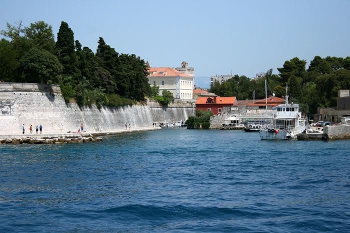 Tunuara 2016 – parada mažoretkinja, kuhanje brudeta & defile ribarica. Foto: Marija Cvetković