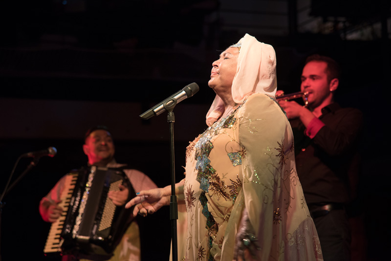 Esma Redžepova, prateći bend Folk Masters i gost Ibus Ibraimovski @ Arsenal Zadar Esma Redžepova, prateći bend Folk Masters i gost Ibus Ibraimovski @ Arsenal Zadar