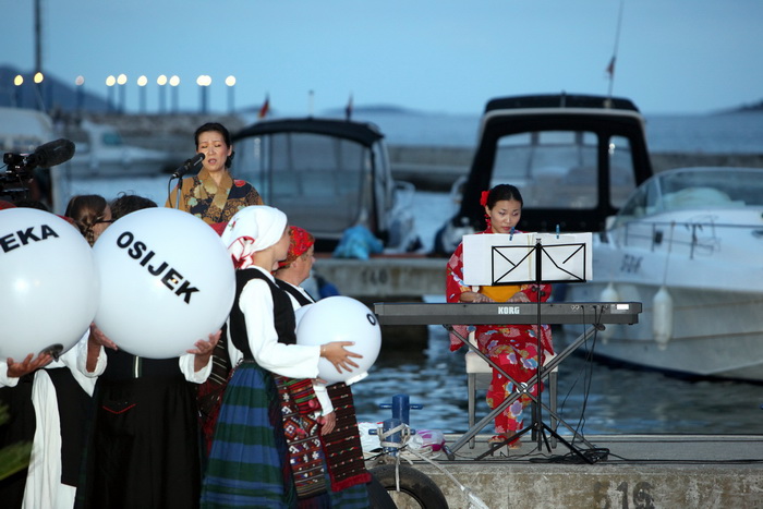 Biograd: Sjecanje na Hirosimu 6. kolovoza 2010. Biograd: Sjecanje na Hirosimu 6. kolovoza 2010.