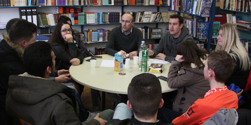 Mladi u Gračacu su se izjasnili: Želimo bolje obrazovanje i nove poslovne prilike