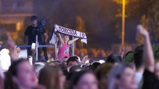 Mišo Kovač i prijatelji na Starom placu u Splitu Mišo Kovač i prijatelji na Starom placu u Splitu