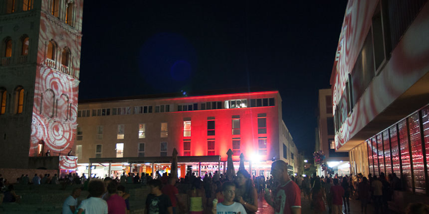 Svečano otvorenje Boutique Hostela Forum uz koncert Dječaka i lightshow, foto: Darko Belančić Svečano otvorenje Boutique Hostela Forum uz koncert Dječaka i lightshow, foto: Darko Belančić