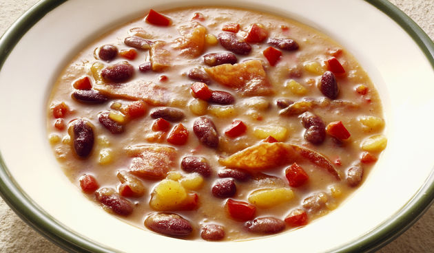 Grah je bogat antioksidansima, mineralima i vitaminima te sjajan izvor proteina zbog čega je odličan saveznik u mršavljenju. Porcija graha ima jako malo kalorija, a zasitit će vas na duge staze.