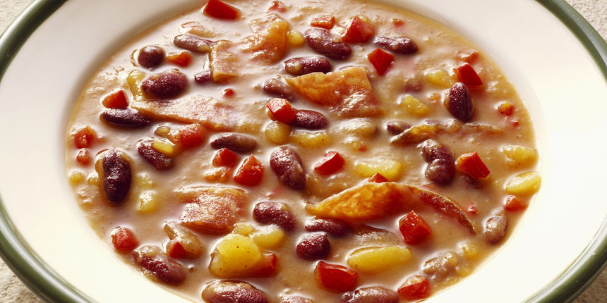 Grah je bogat antioksidansima, mineralima i vitaminima te sjajan izvor proteina zbog čega je odličan saveznik u mršavljenju. Porcija graha ima jako malo kalorija, a zasitit će vas na duge staze.