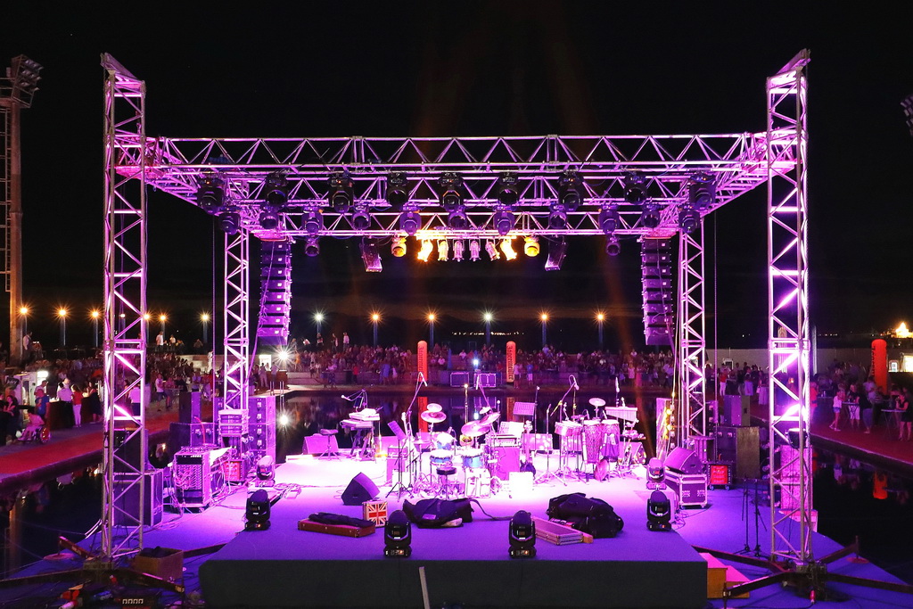 Čudesna Doris Dragović oduševila u Biogradu na Moru Čudesna Doris Dragović oduševila u Biogradu na Moru