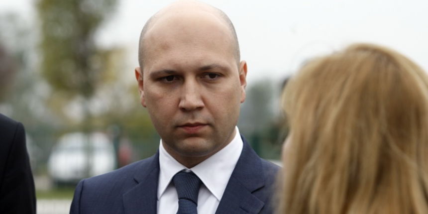 Cakovec, 241012.
Ministar zastite okolisa Mihael Zmajlovic u sluzbenom je posjetu Medjimurskoj zupaniji. Posjetio je gradiliste reciklaznog dvorista u Cakovcu.
Na fotografiji: ministar Mihael Zmajlovic.
Foto: Zeljko Hajdinjak / Cropix Cakovec, 241012.
Ministar zastite okolisa Mihael Zmajlovic u sluzbenom je posjetu Medjimurskoj zupaniji. Posjetio je gradiliste reciklaznog dvorista u Cakovcu.
Na fotografiji: ministar Mihael Zmajlovic.
Foto: Zeljko Hajdinjak / Cropix