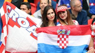 Slavlje igrača i navijača nakon pobjede nad Turskom. Photo: Goran Stanzl/PIXSELL Slavlje igrača i navijača nakon pobjede nad Turskom. Photo: Goran Stanzl/PIXSELL