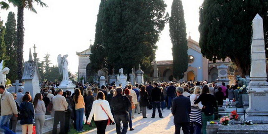 Blagdan Svih svetih na Gradskom groblju Zadar, Foto: Iva Perinčić Blagdan Svih svetih na Gradskom groblju Zadar, Foto: Iva Perinčić