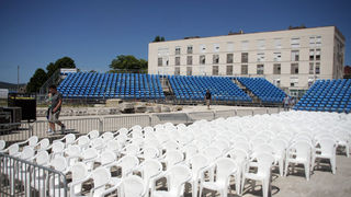 Pozornica i tribine za koncert Josea Carrerasa