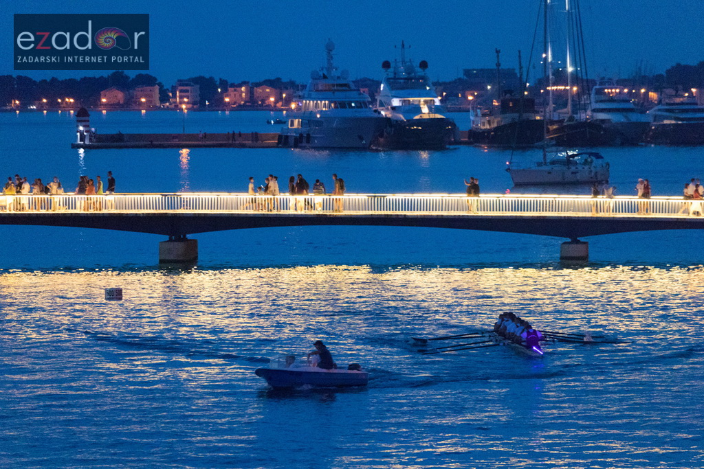 6. “Jadranov veslački dvoboj” osmeraca u uvali Jazine 6. “Jadranov veslački dvoboj” osmeraca u uvali Jazine