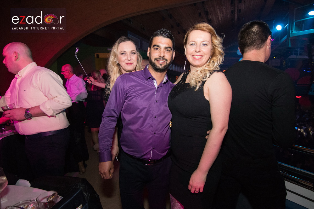 Ludnica u Saturnusu: Najbolji doček u svemiru i šire Ludnica u Saturnusu: Najbolji doček u svemiru i šire