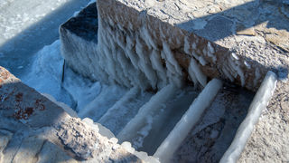 Debeli minusi i orkanska bura zaledili Vransko jezero Debeli minusi i orkanska bura zaledili Vransko jezero